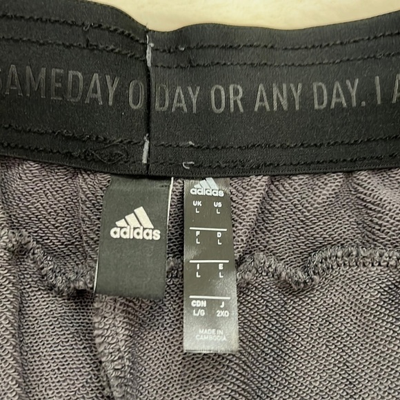 Adidas sportswear French terry cloth shirt size L graphic print black and gray - Picture 11 of 12